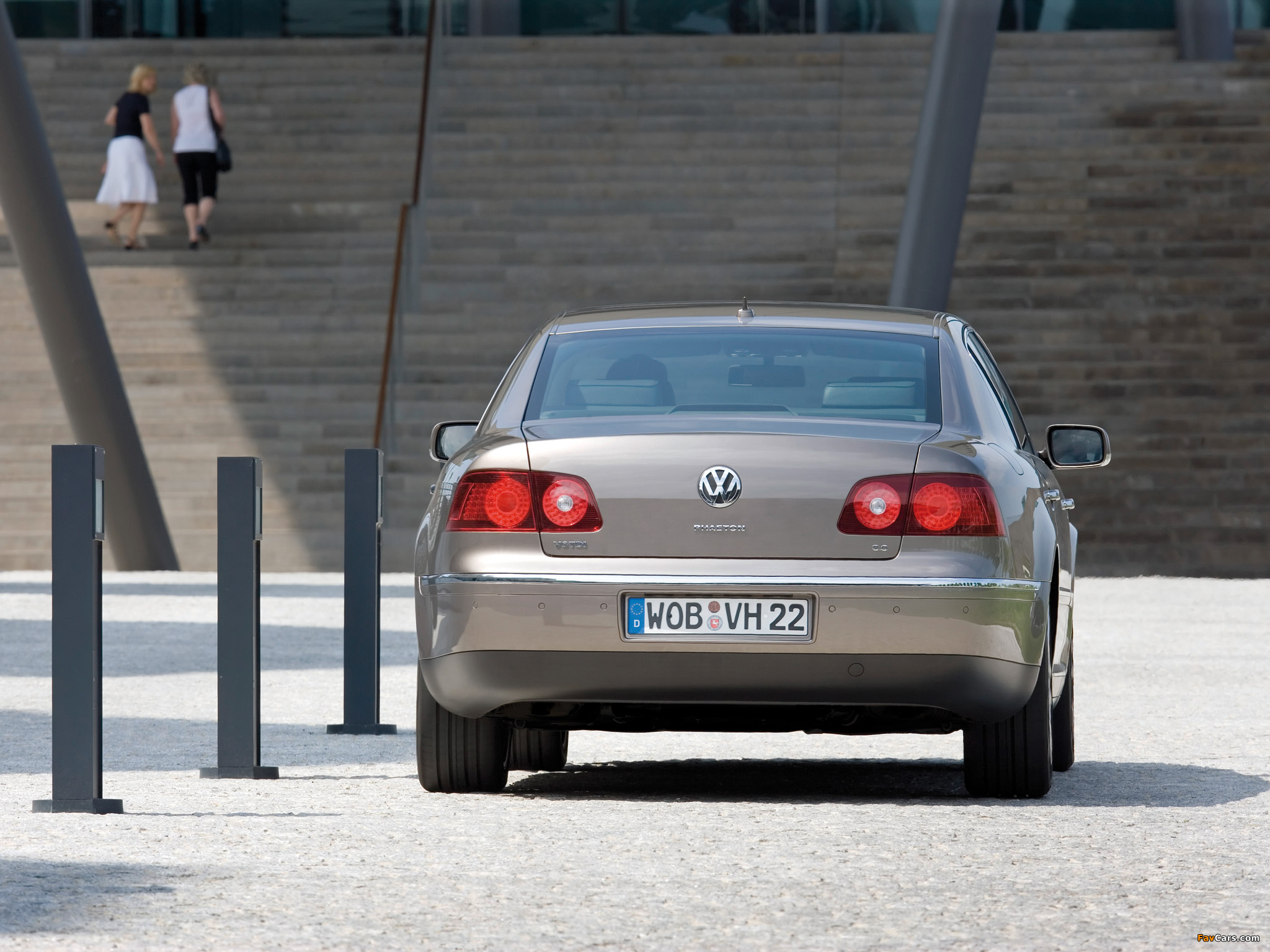 Photos of Volkswagen Phaeton V6 TDI 2007–10 (2048 x 1536)