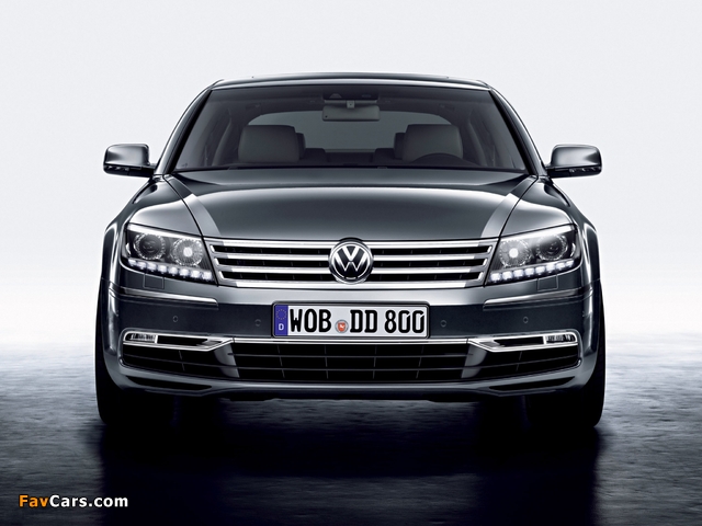 Photos of Volkswagen Phaeton V8 2010 (640 x 480)