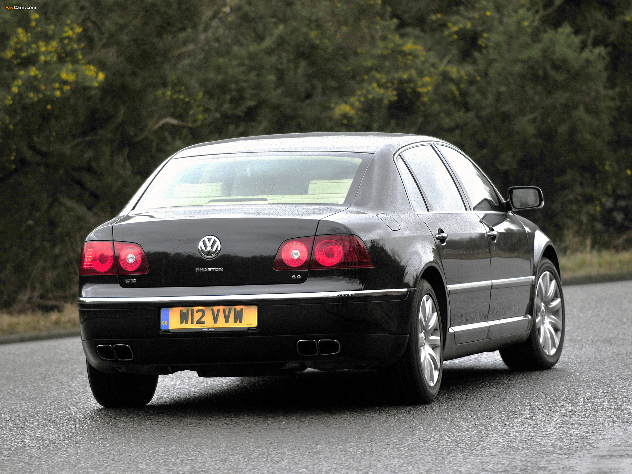 Pictures of Volkswagen Phaeton W12 UK-spec 2007–10 (2048 x 1536)