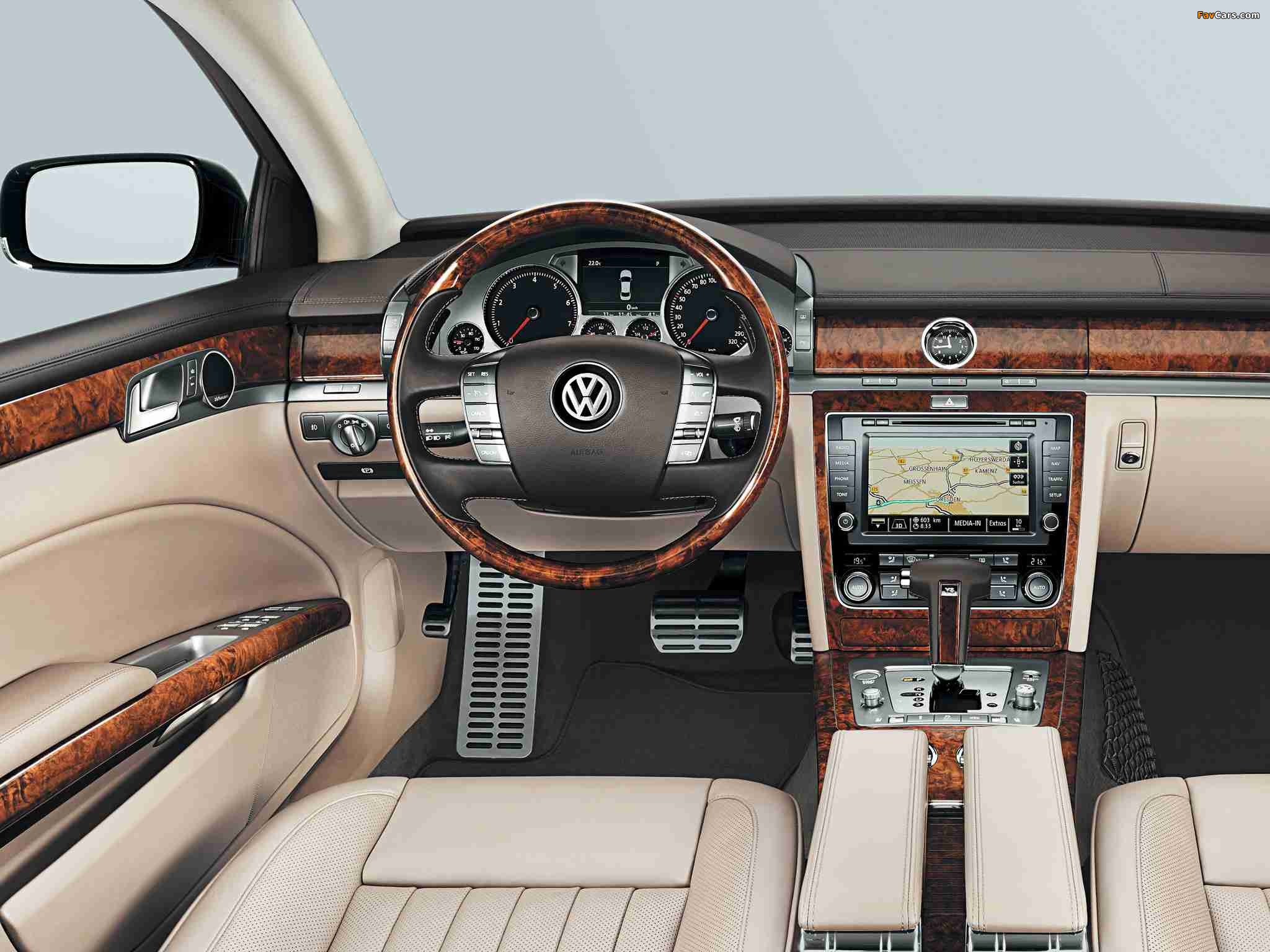 Pictures of Volkswagen Phaeton V8 2010 (2048 x 1536)