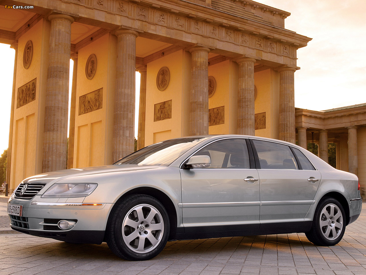 Volkswagen Phaeton V8 US-spec 2002–07 images (1280 x 960)