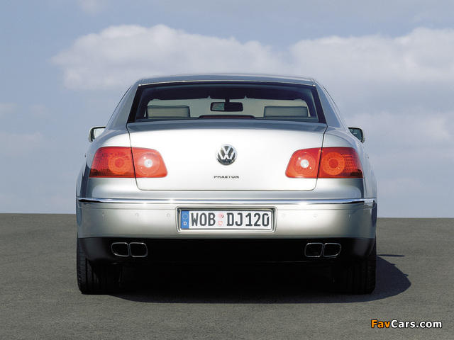 Volkswagen Phaeton W12 2002–07 images (640 x 480)