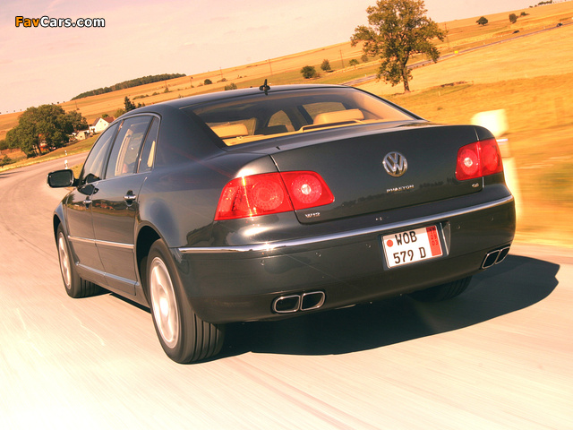 Volkswagen Phaeton W12 US-spec 2002–07 images (640 x 480)