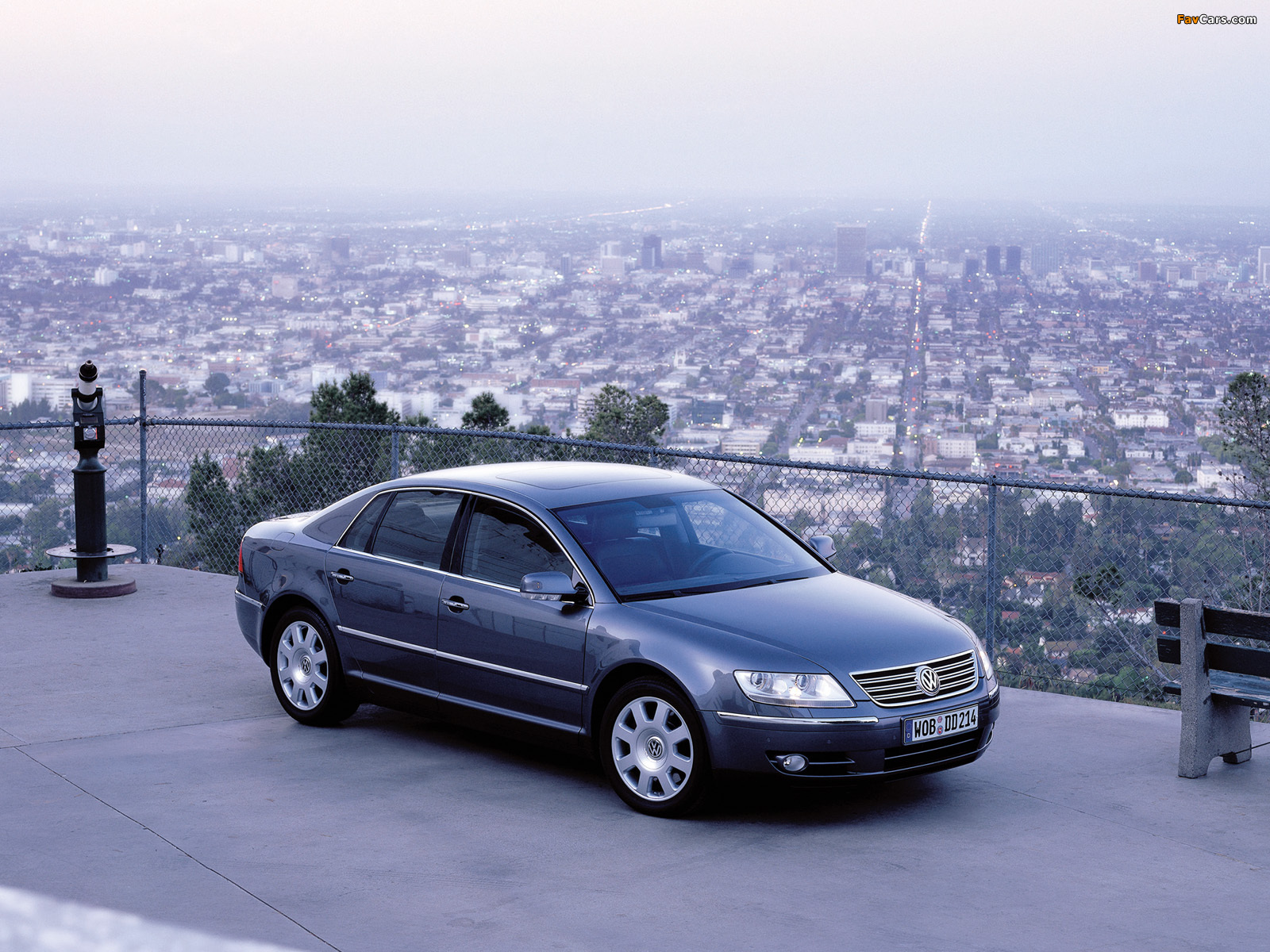 Volkswagen Phaeton V8 2002–07 images (1600 x 1200)