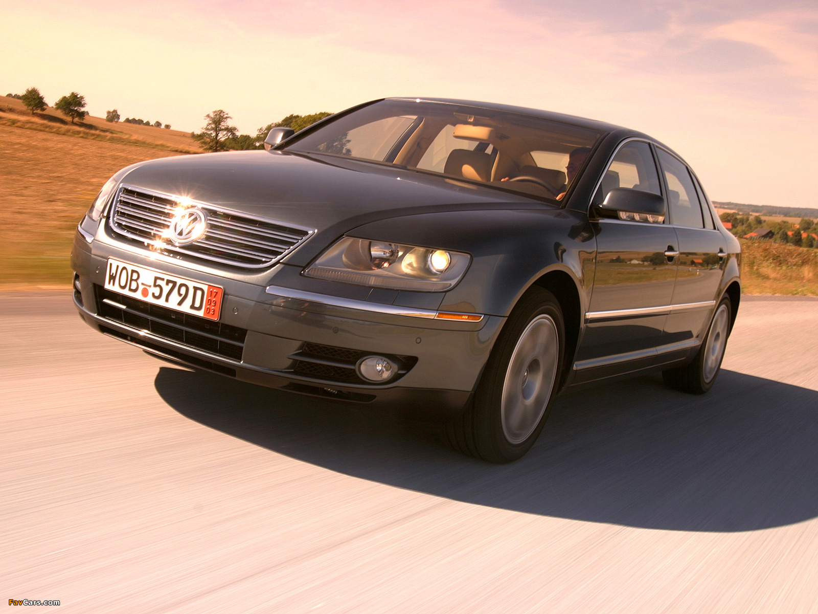 Volkswagen Phaeton W12 US-spec 2002–07 photos (1600 x 1200)