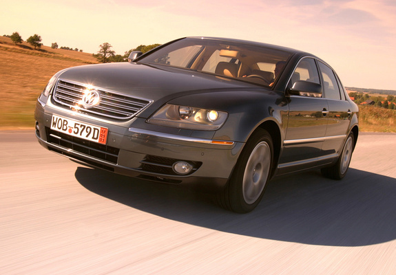 Volkswagen Phaeton W12 US-spec 2002–07 photos