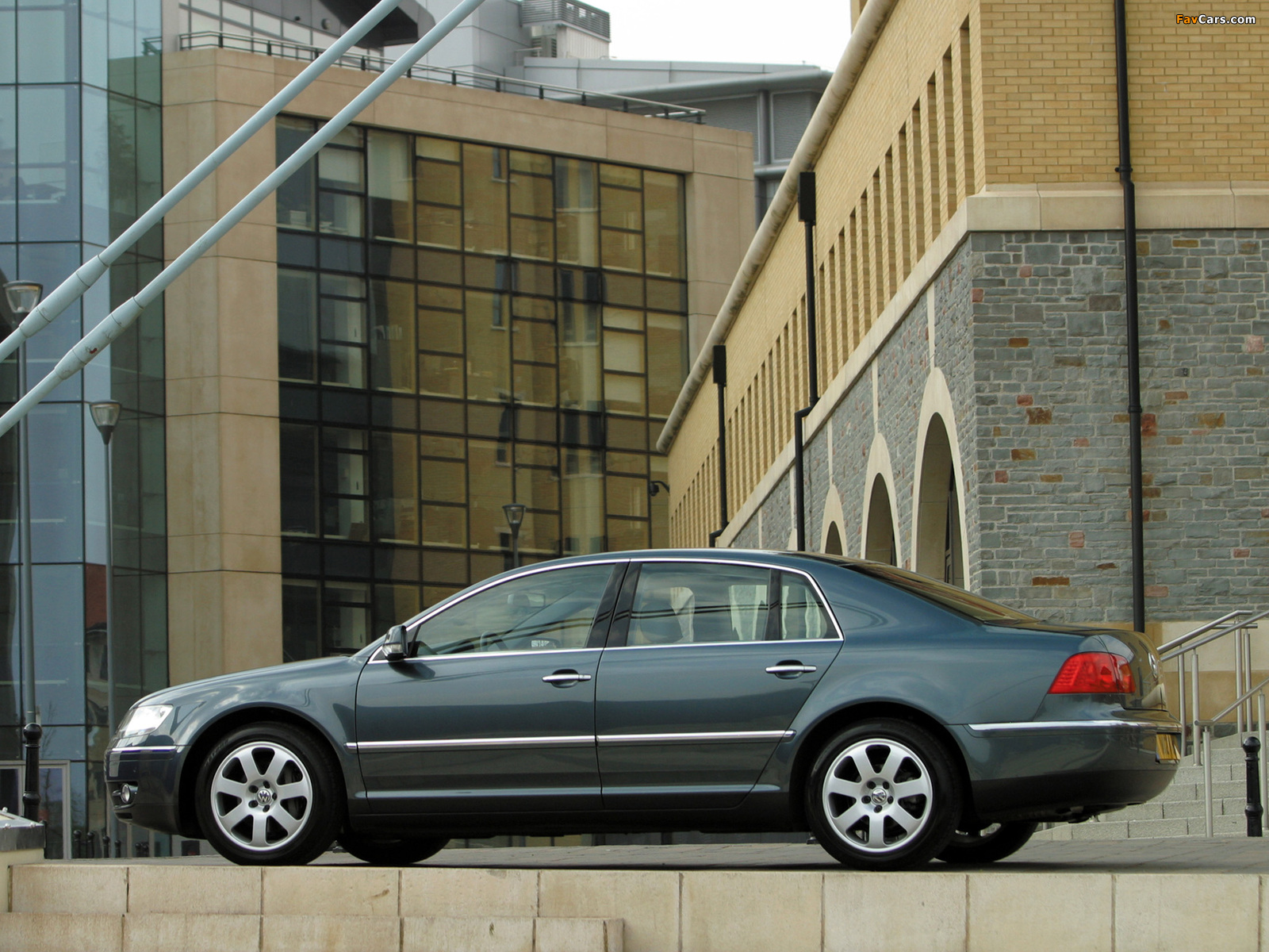 Volkswagen Phaeton V10 TDI UK-spec 2002–07 photos (1600 x 1200)