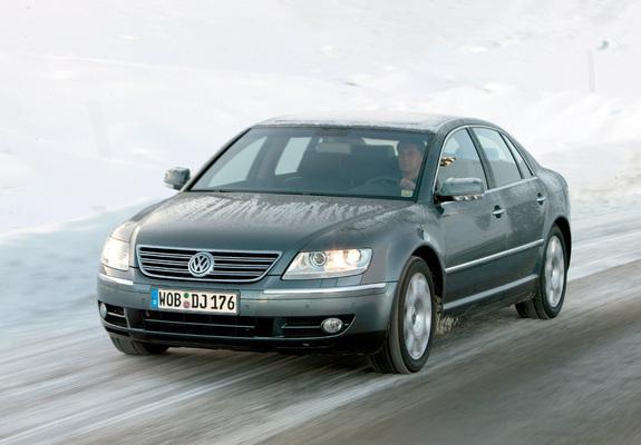 Volkswagen Phaeton V8 2002–07 pictures