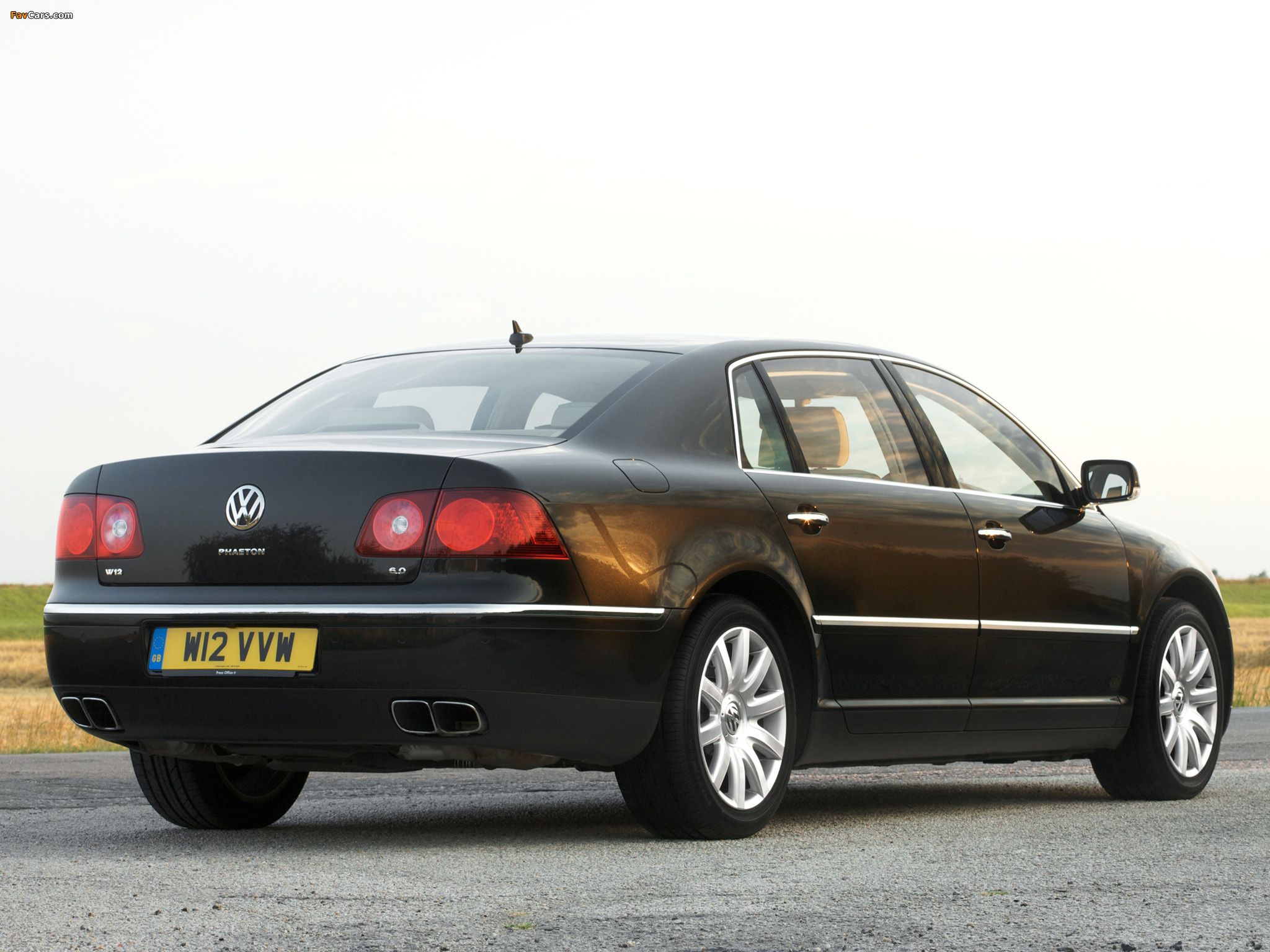 Volkswagen Phaeton W12 UK-spec 2007–10 images (2048 x 1536)