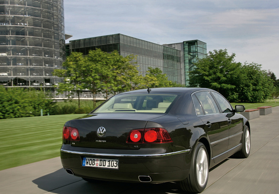Volkswagen Phaeton V8 2007–10 photos
