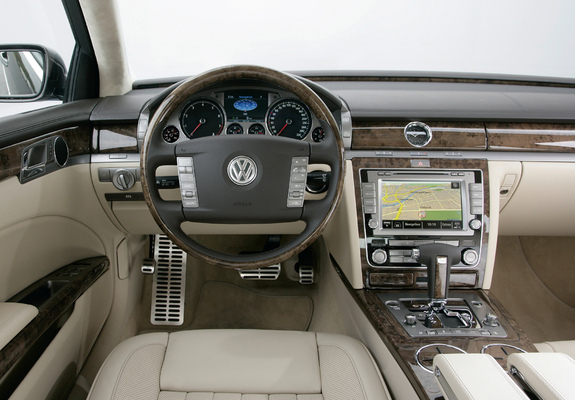 Volkswagen Phaeton V8 2007–10 pictures
