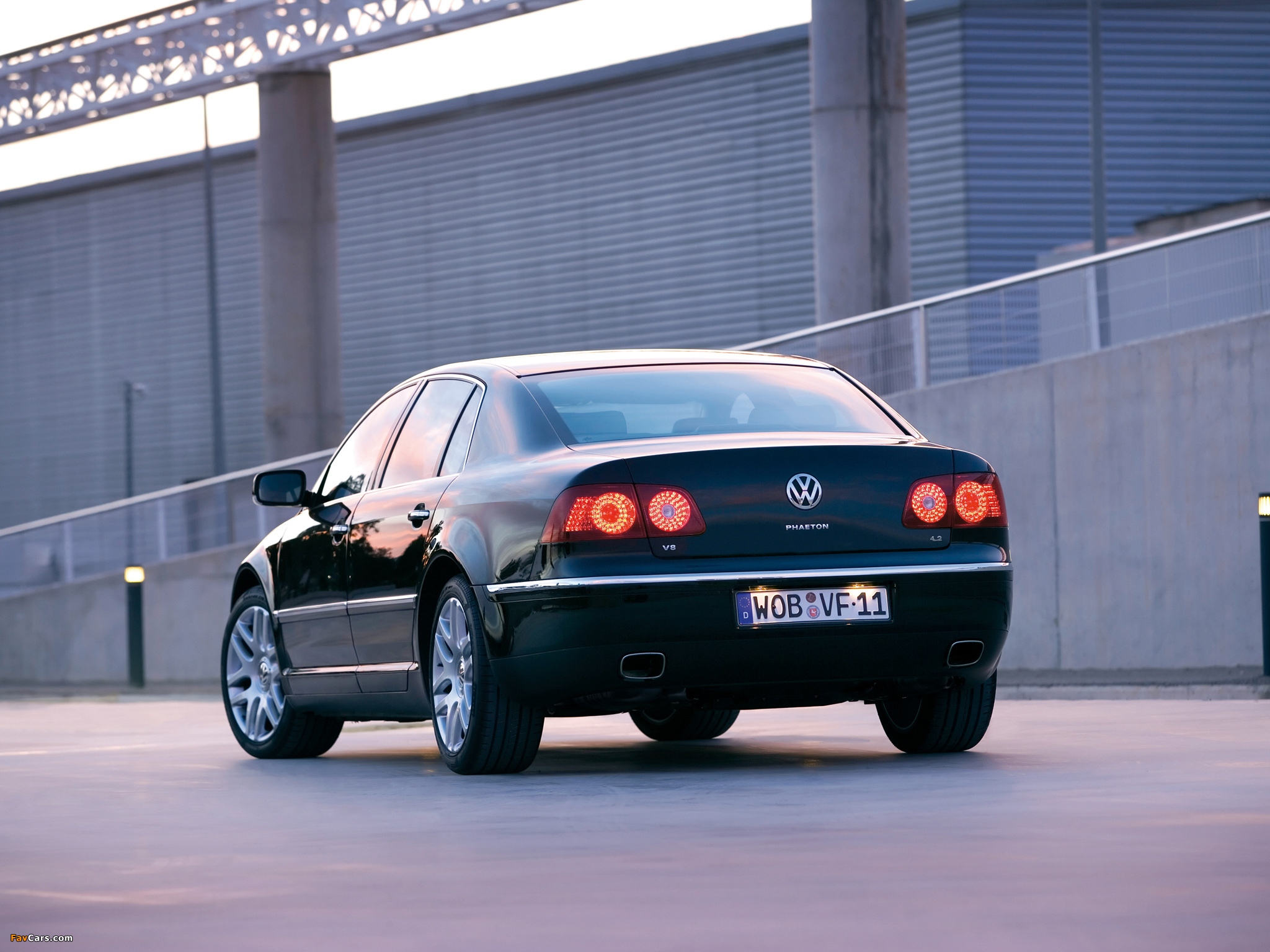 Volkswagen Phaeton V8 2007–10 pictures (2048 x 1536)