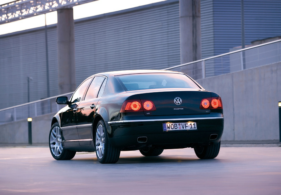 Volkswagen Phaeton V8 2007–10 pictures