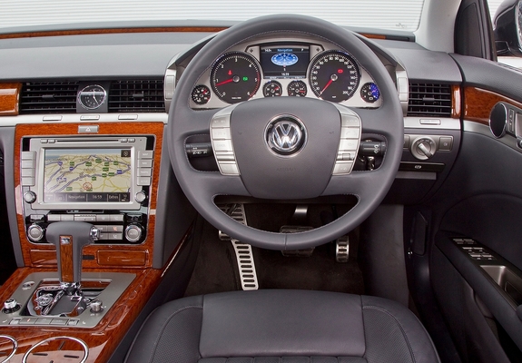 Volkswagen Phaeton V6 TDI UK-spec 2010 pictures