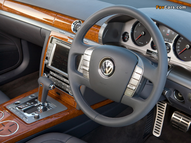 Volkswagen Phaeton V6 TDI UK-spec 2010 wallpapers (640 x 480)