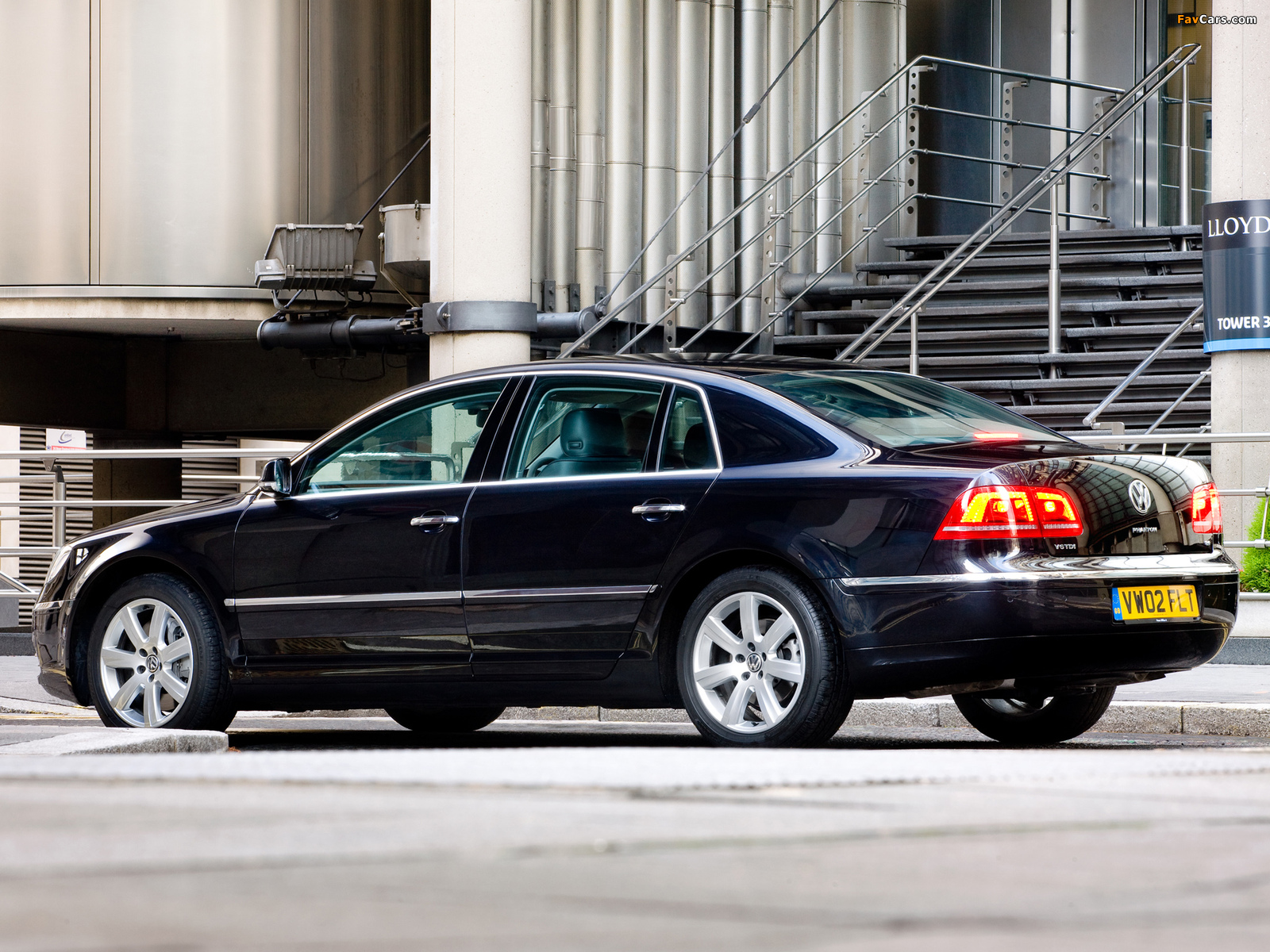 Volkswagen Phaeton V6 TDI UK-spec 2010 wallpapers (1600 x 1200)