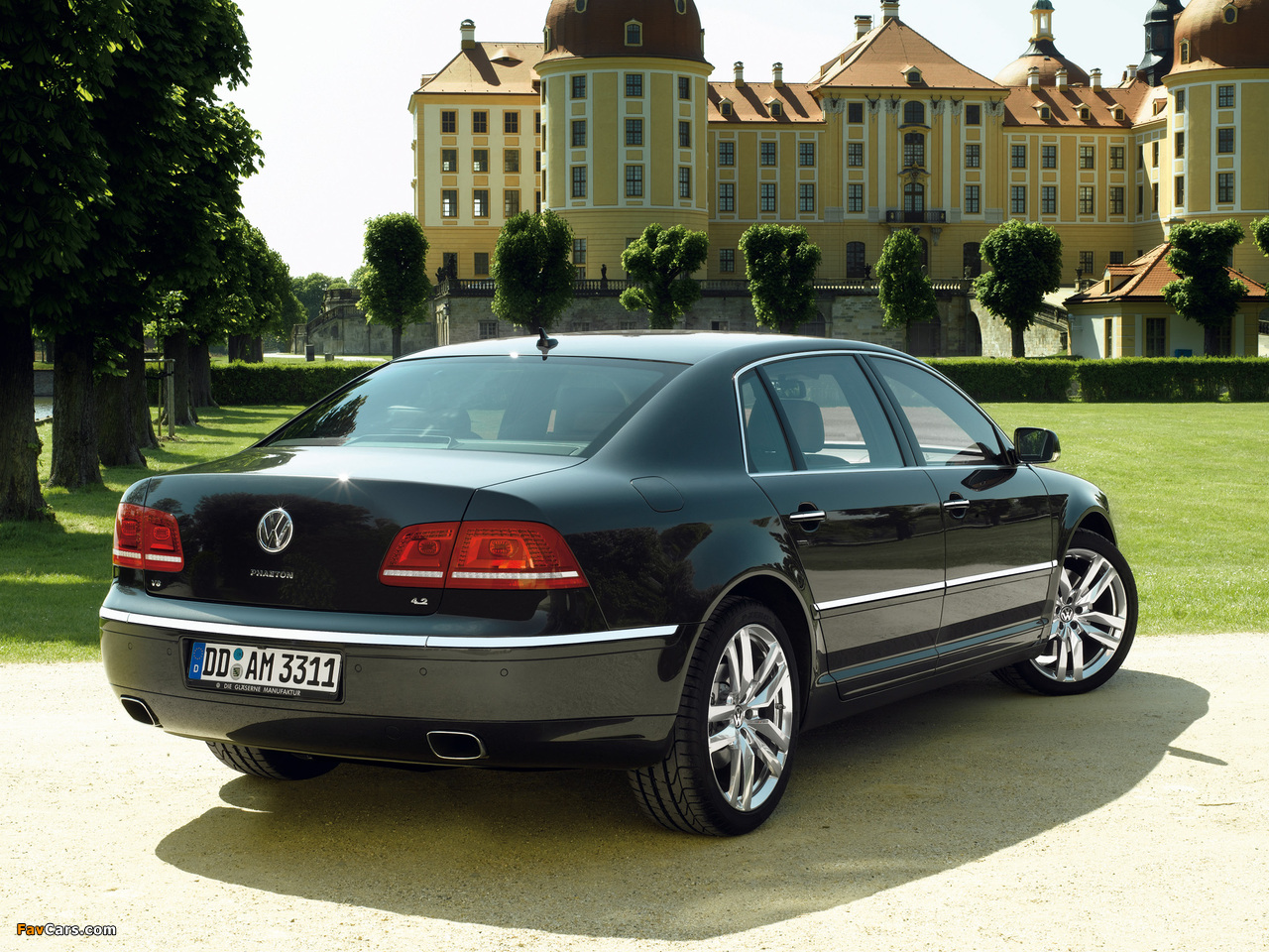 Volkswagen Phaeton V8 Long 2010 wallpapers (1280 x 960)