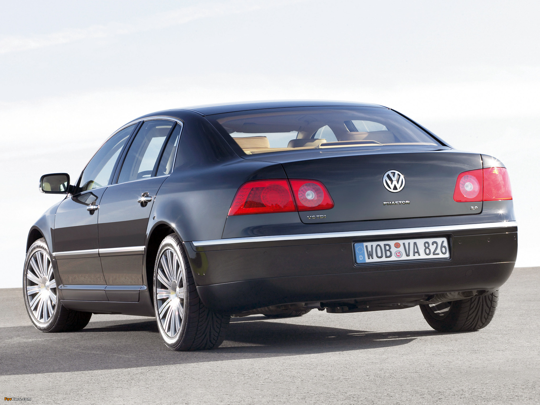 Volkswagen Phaeton V6 TDI 2002–07 wallpapers (2048 x 1536)