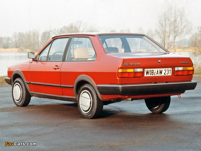 Images of Volkswagen Polo Classic (II) 1985–90 (640 x 480)