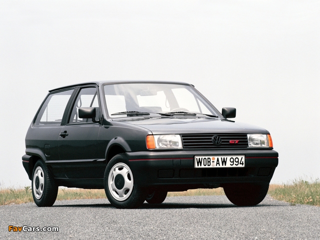 Images of Volkswagen Polo GT (Typ 86C) 1990–92 (640 x 480)