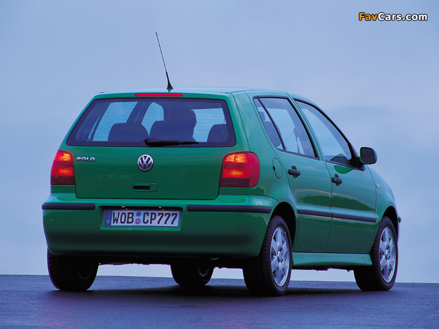 Images of Volkswagen Polo 5-door (Typ 6N2) 1999–2001 (640 x 480)
