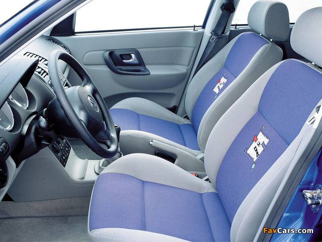 Images of Volkswagen Polo 5-door (Typ 6N2) 1999–2001 (640 x 480)