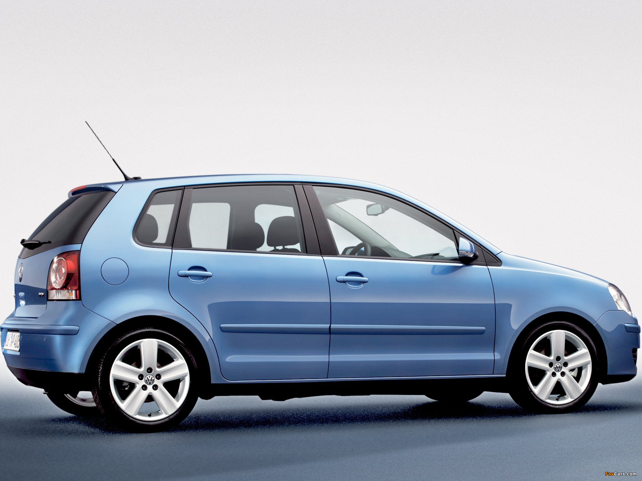 Images of Volkswagen Polo 5-door (Typ 9N3) 2005–09 (2048 x 1536)