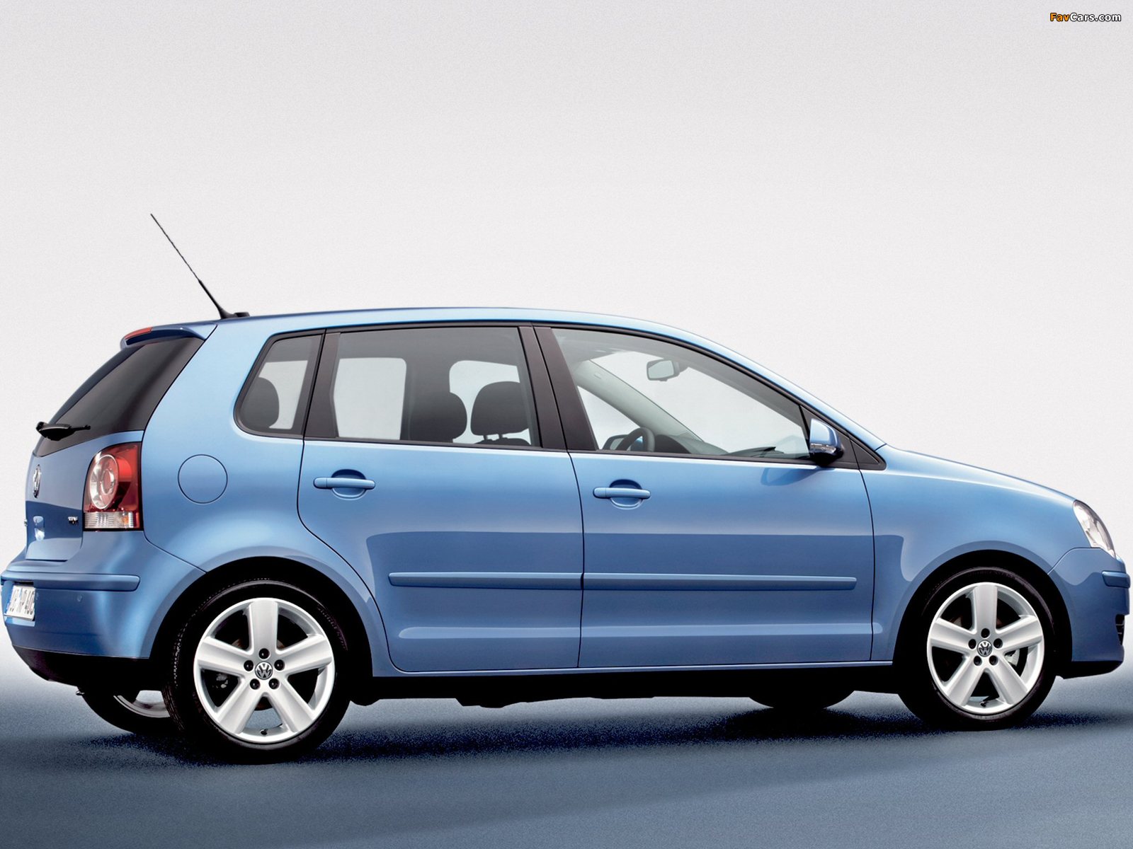 Images of Volkswagen Polo 5-door (Typ 9N3) 2005–09 (1600 x 1200)