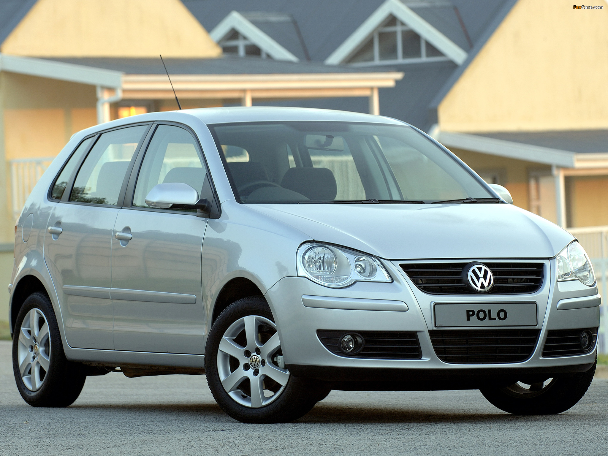 Images of Volkswagen Polo 5-door ZA-spec (Typ 9N3) 2005–09 (2048 x 1536)