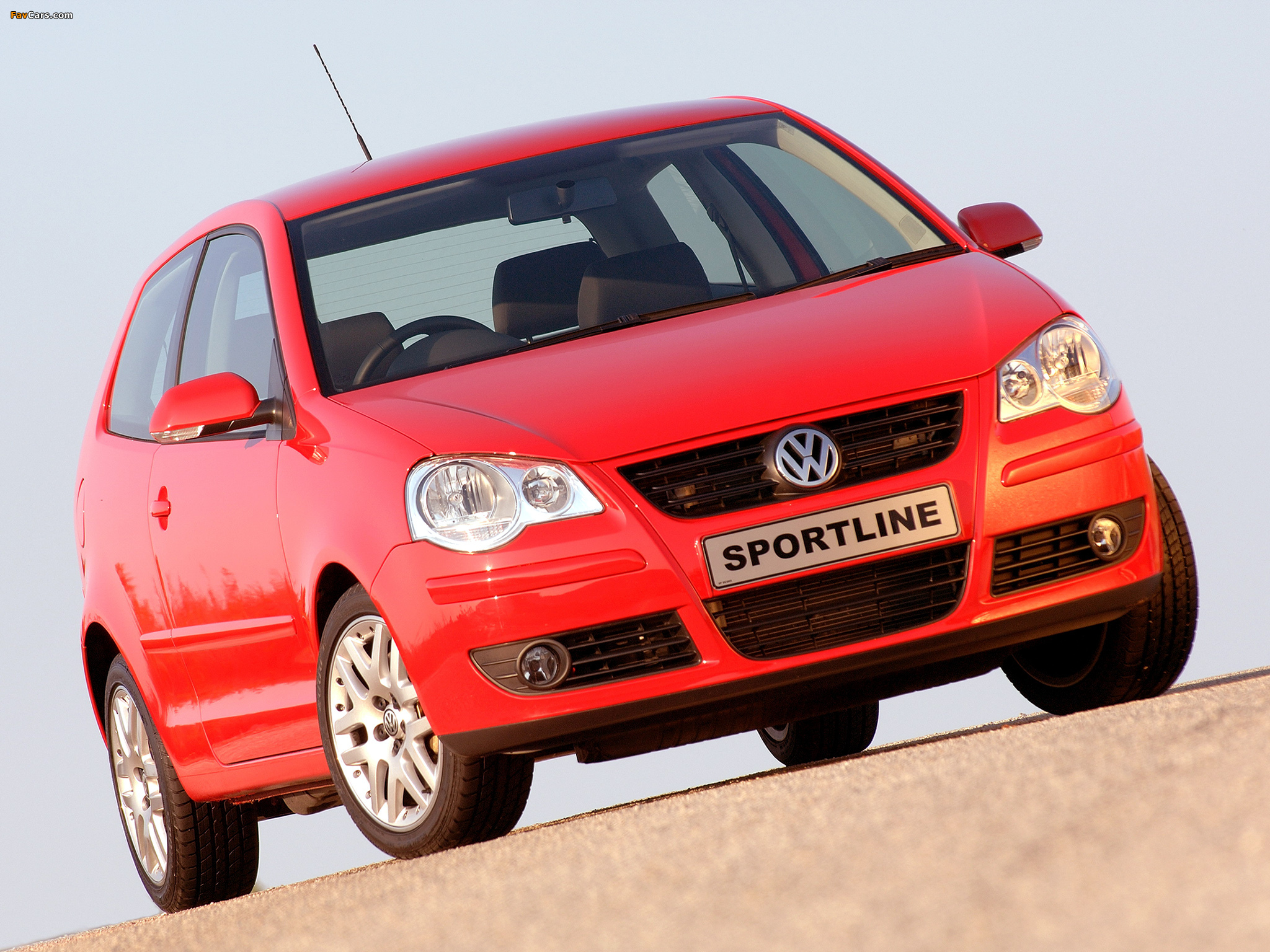 Images of Volkswagen Polo Sportline 3-door ZA-spec (Typ 9N3) 2005–09 (2048 x 1536)