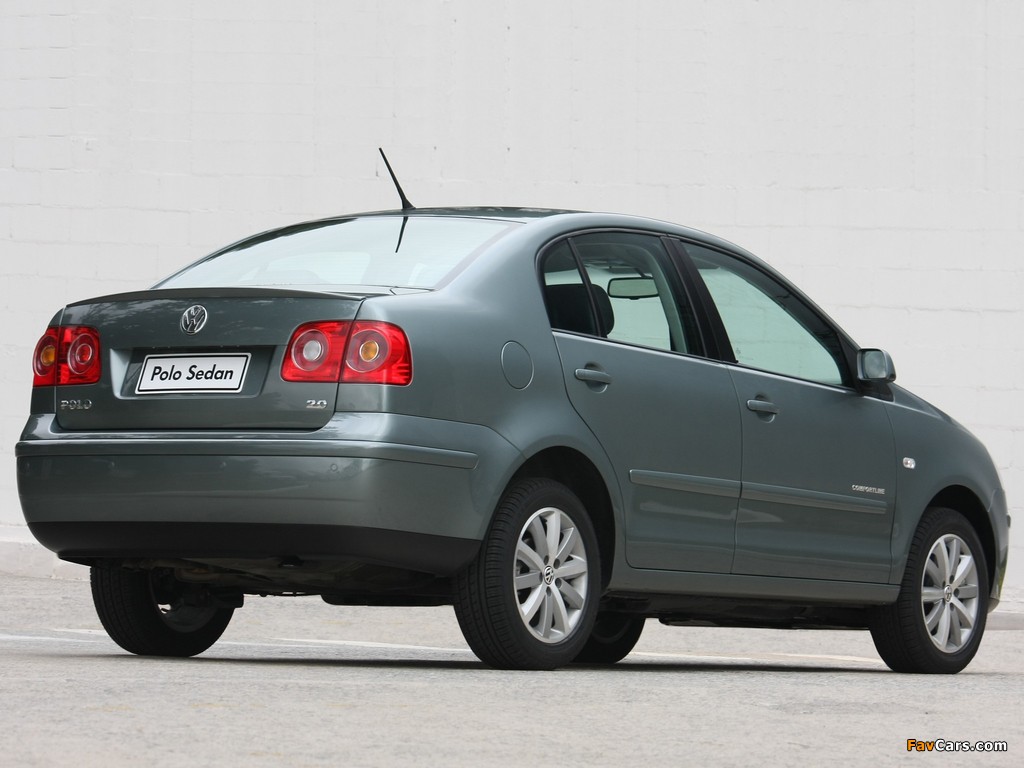 Images of Volkswagen Polo Sedan BR-spec (Typ 9N3) 2006–11 (1024 x 768)