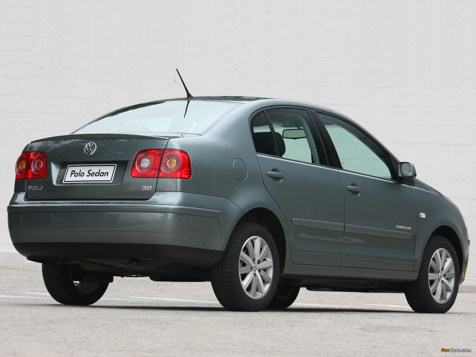 Images of Volkswagen Polo Sedan BR-spec (Typ 9N3) 2006–11 (1600 x 1200)