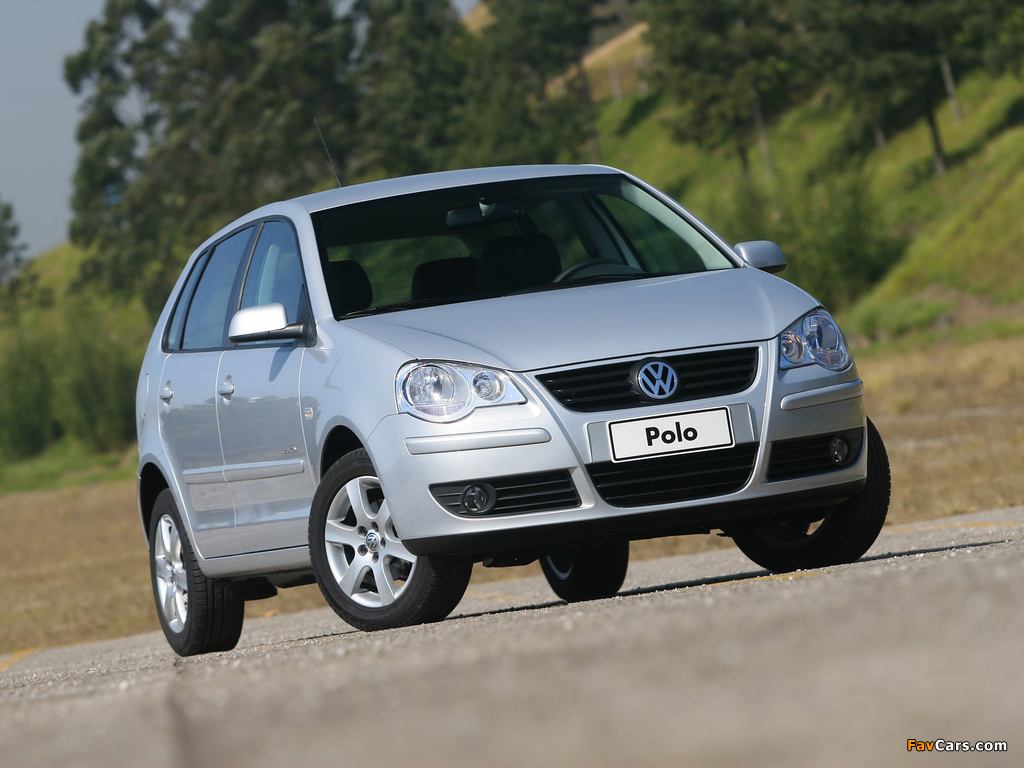 Images of Volkswagen Polo 5-door BR-spec (Typ 9N3) 2009 (1024 x 768)