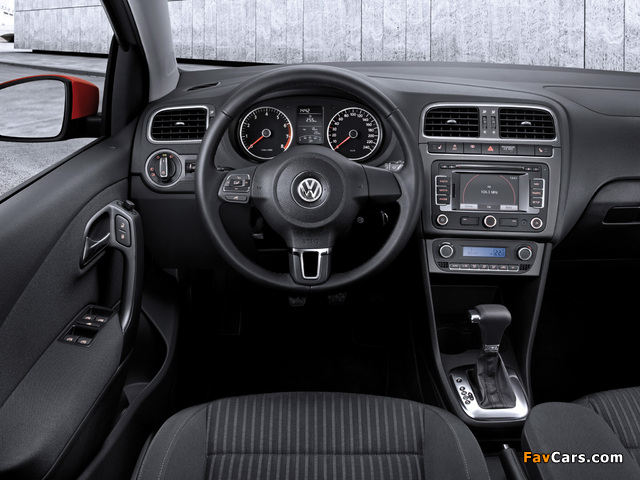 Images of Volkswagen Polo 5-door (V) 2009 (640 x 480)