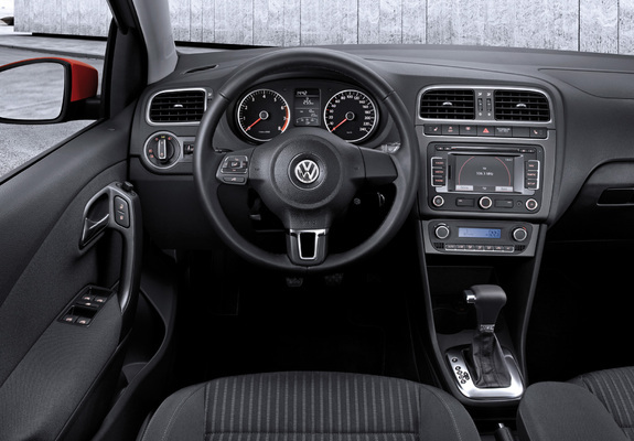 Images of Volkswagen Polo 5-door (V) 2009