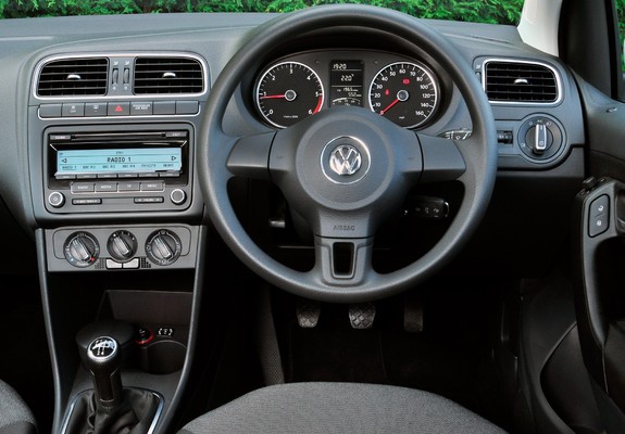 Images of Volkswagen Polo 5-door UK-spec (Typ 6R) 2009