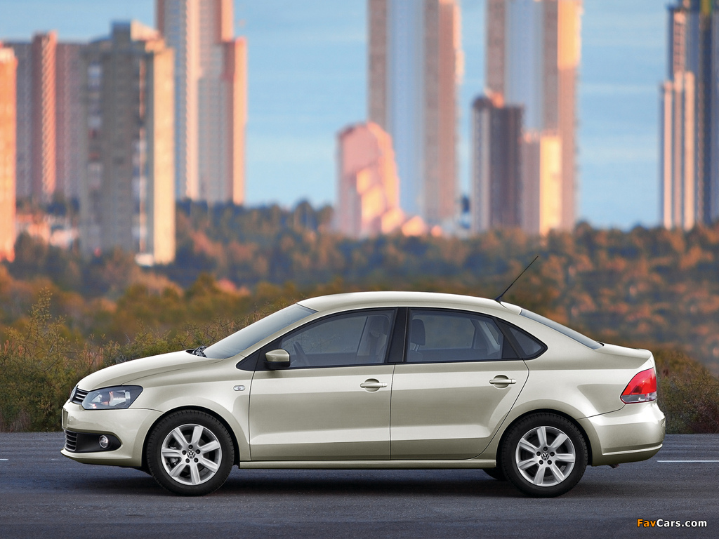 Images of Volkswagen Polo Sedan (V) 2010 (1024 x 768)