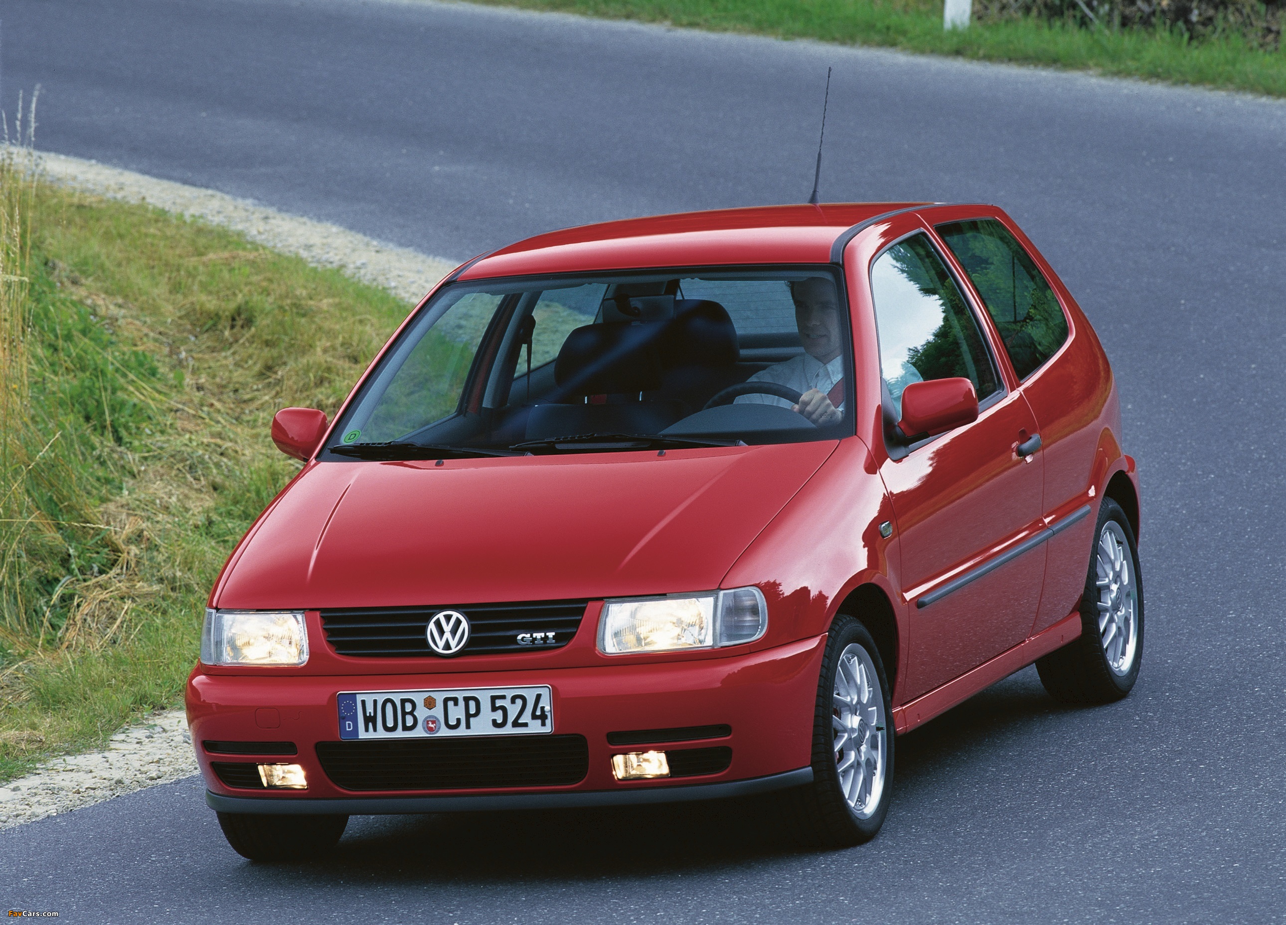 Photos of Volkswagen Polo GTI (Typ 6N) 1998–1999 (2580 x 1856)