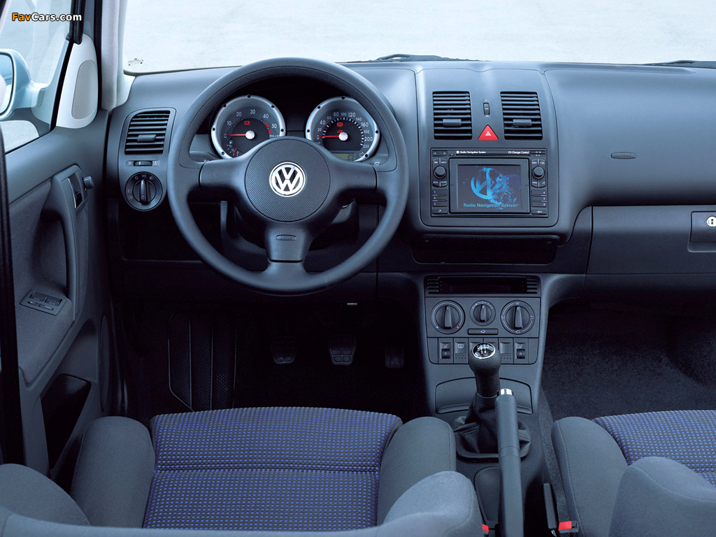 Photos of Volkswagen Polo 3-door (Typ 6N2) 1999–2001 (1024 x 768)