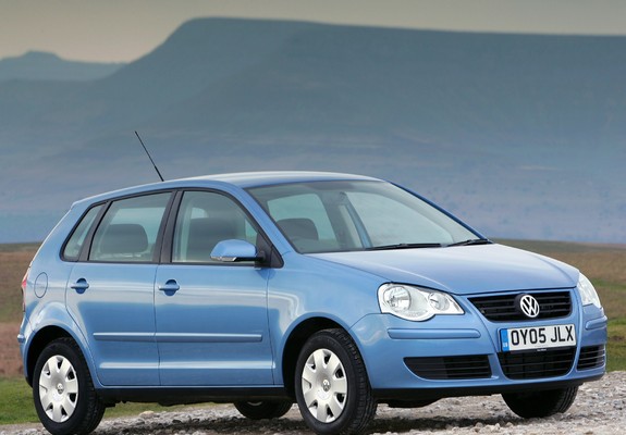 Photos of Volkswagen Polo 5-door UK-spec (Typ 9N3) 2005–09