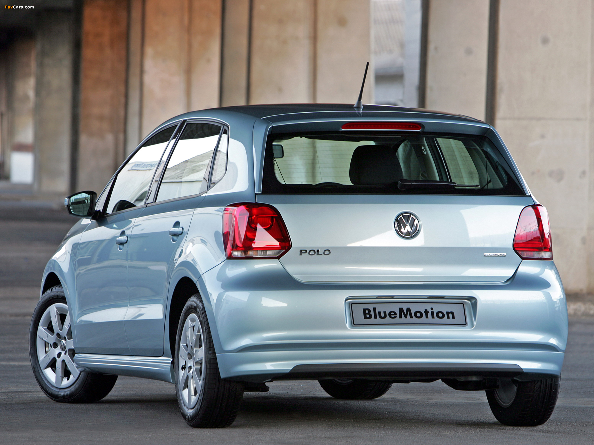 Photos of Volkswagen Polo BlueMotion 5-door ZA-spec (Typ 6R) 2010 (2048 x 1536)