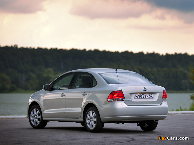 Photos of Volkswagen Polo Sedan (V) 2010 (640 x 480)