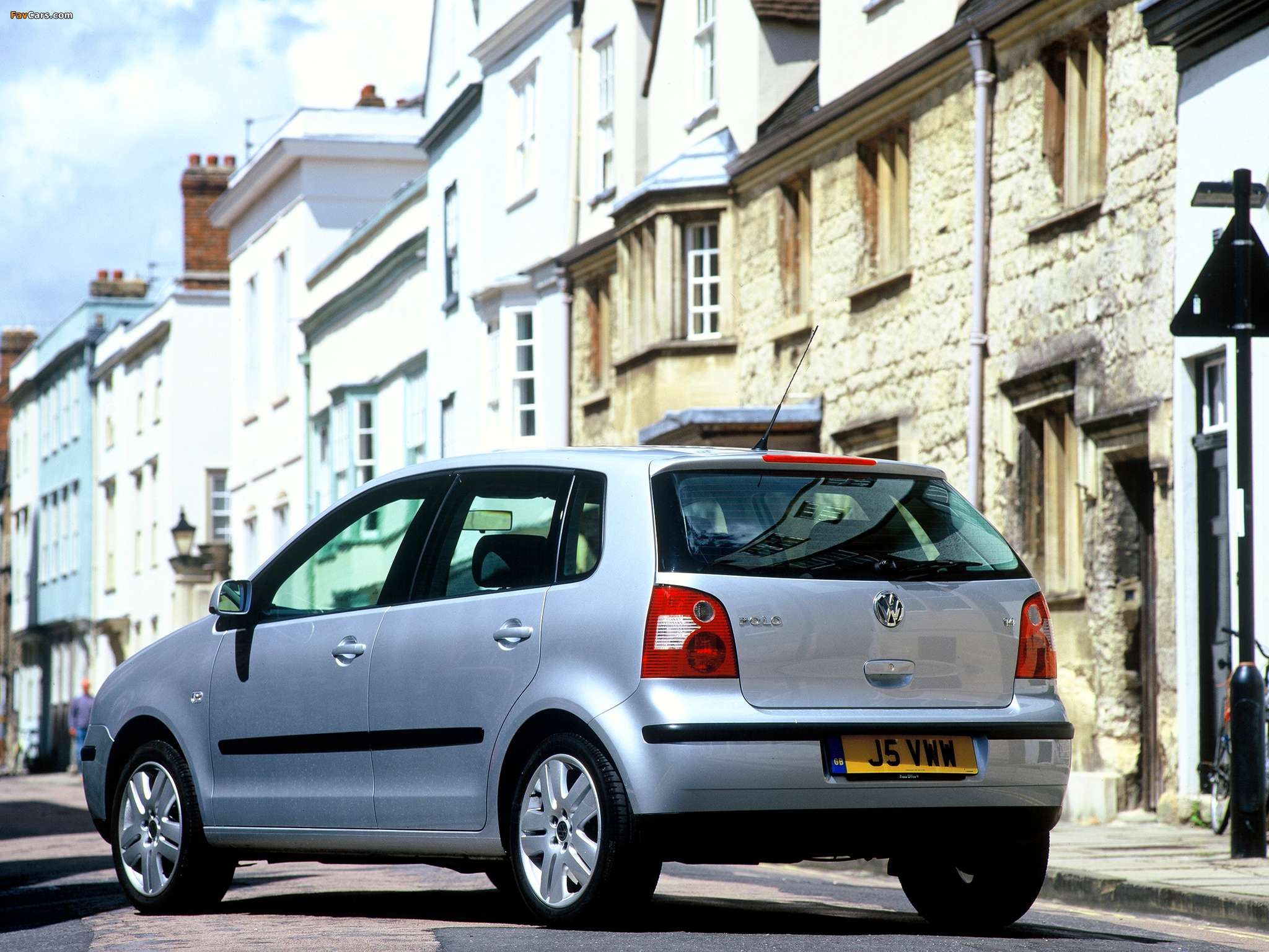 Pictures of Volkswagen Polo 5-door UK-spec (IV) 2001–05 (2048 x 1536)