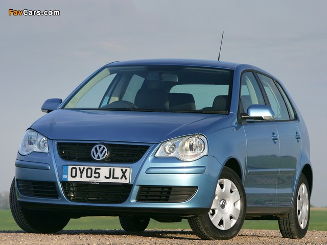 Pictures of Volkswagen Polo 5-door UK-spec (Typ 9N3) 2005–09 (640 x 480)