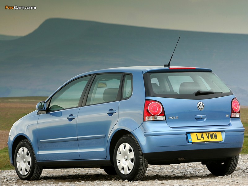 Pictures of Volkswagen Polo 5-door UK-spec (Typ 9N3) 2005–09 (800 x 600)