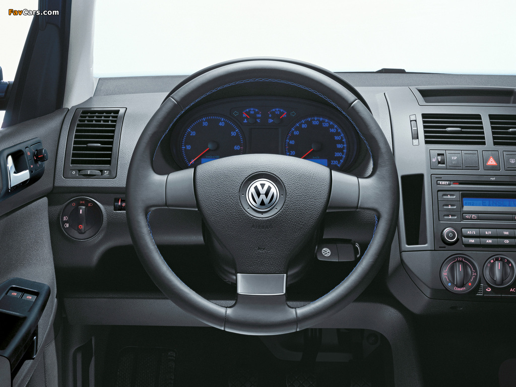 Pictures of Volkswagen Polo Tour 3-door (Typ 9N3) 2006 (1024 x 768)