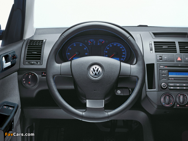 Pictures of Volkswagen Polo Tour 3-door (Typ 9N3) 2006 (640 x 480)