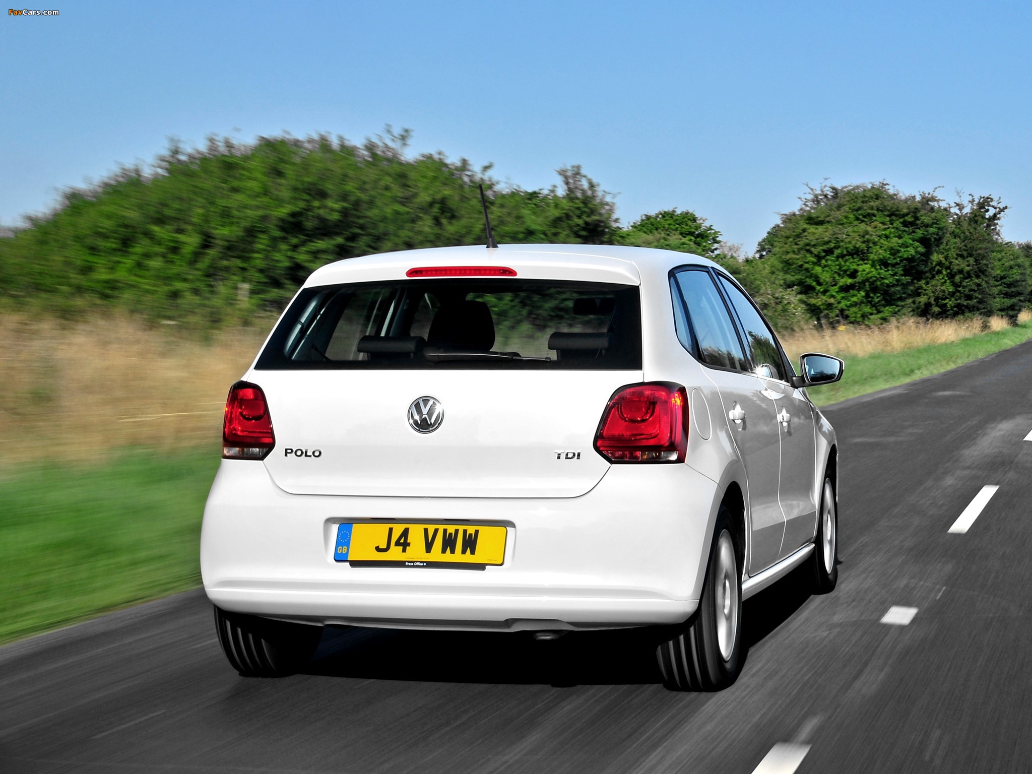 Pictures of Volkswagen Polo 5-door UK-spec (Typ 6R) 2009 (2048 x 1536)