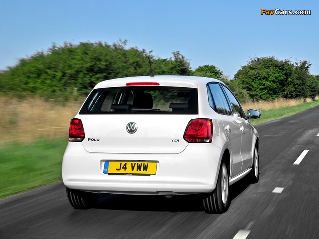 Pictures of Volkswagen Polo 5-door UK-spec (Typ 6R) 2009 (640 x 480)