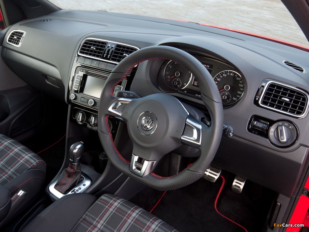 Pictures of Volkswagen Polo GTI 5-door UK-spec (Typ 6R) 2010 (1024 x 768)